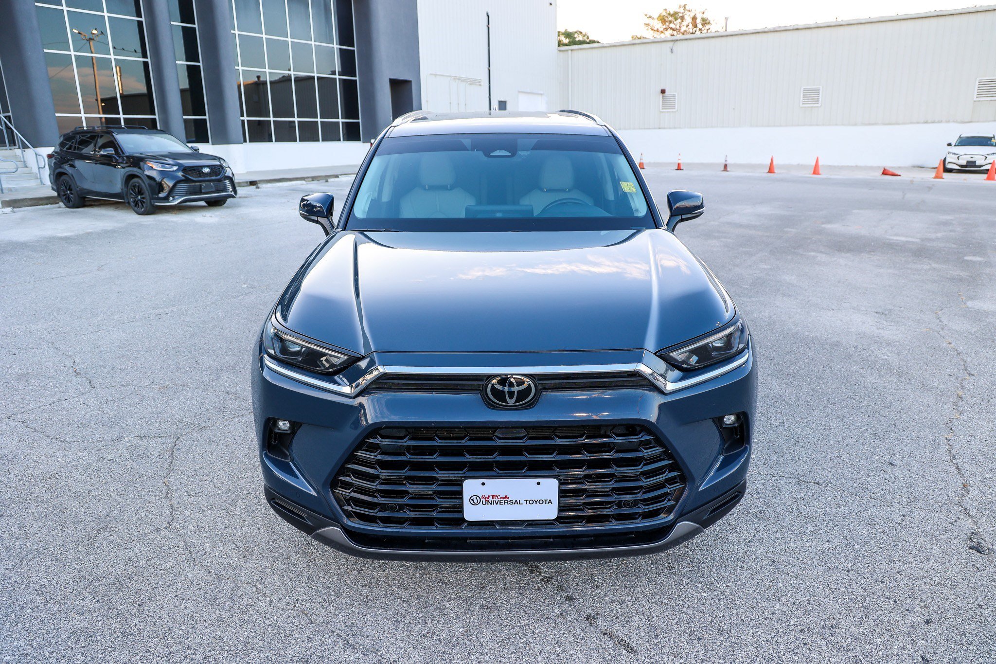 Certified 2024 Toyota Grand Highlander FWD image 4