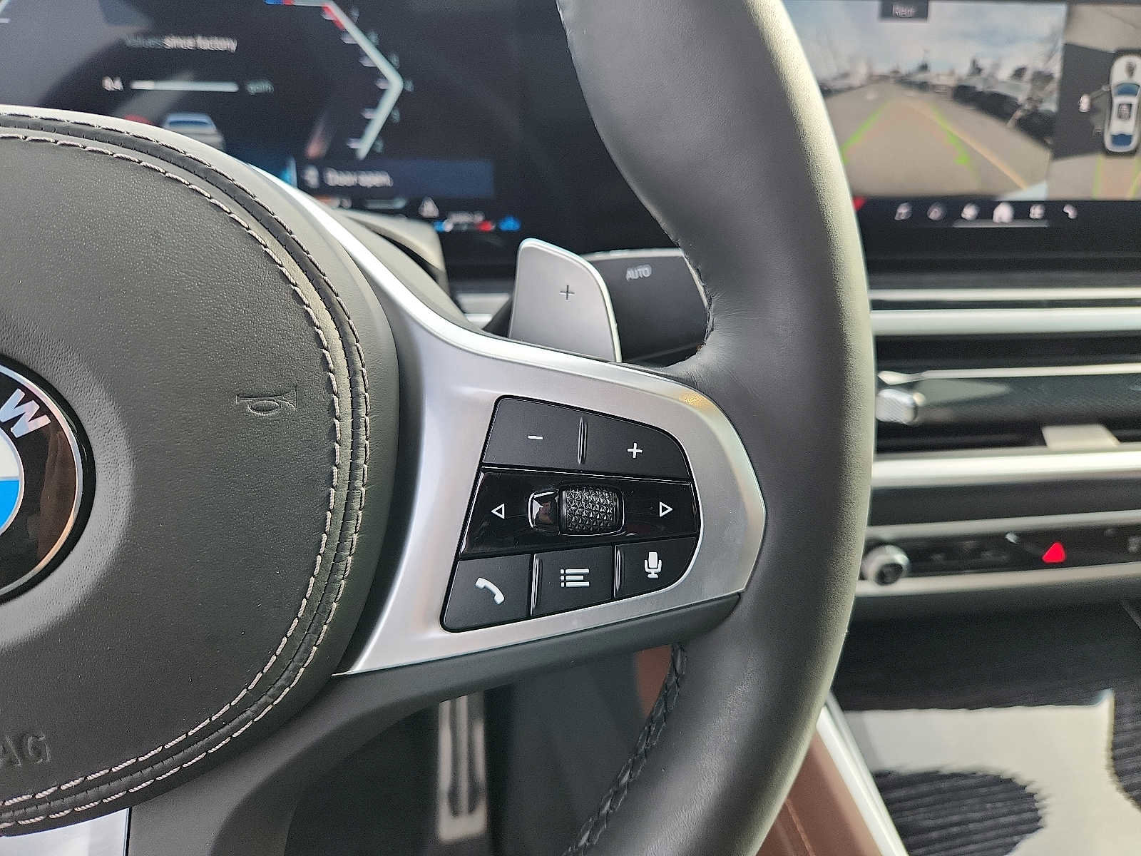 Used 2024 BMW X6 xDrive40i w/ Parking Assistance Package image 21