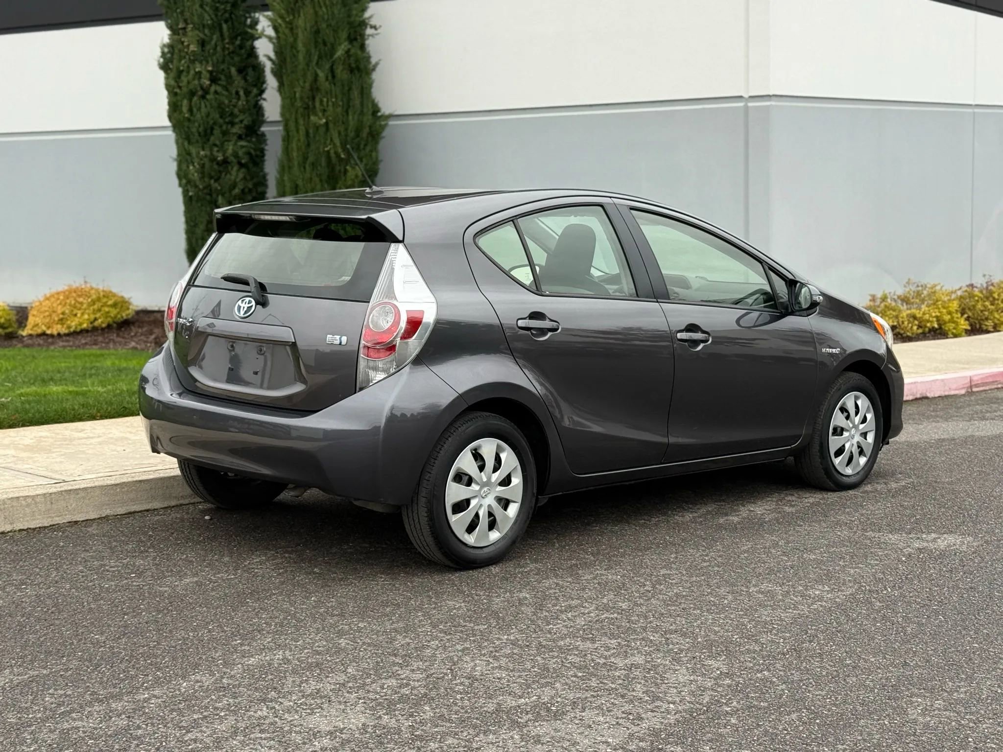 Used 2014 Toyota Prius C One image 5