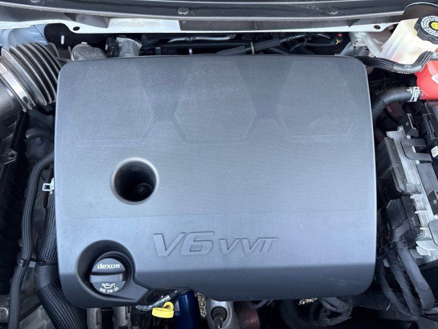 Used 2022 Chevrolet Traverse LT FWD image 31