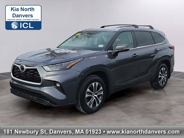 Used 2022 Toyota Highlander XLE image 1