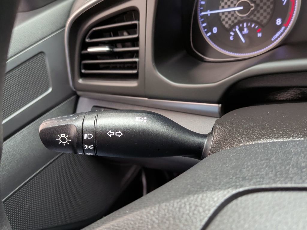 Used 2019 Hyundai Elantra SE w/ Cargo Package image 27