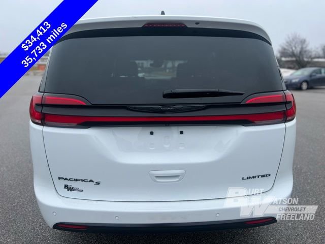 Used 2025 Chrysler Pacifica Limited image 5