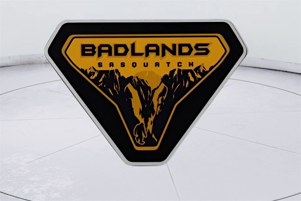 Used 2022 Ford Bronco Badlands image 8