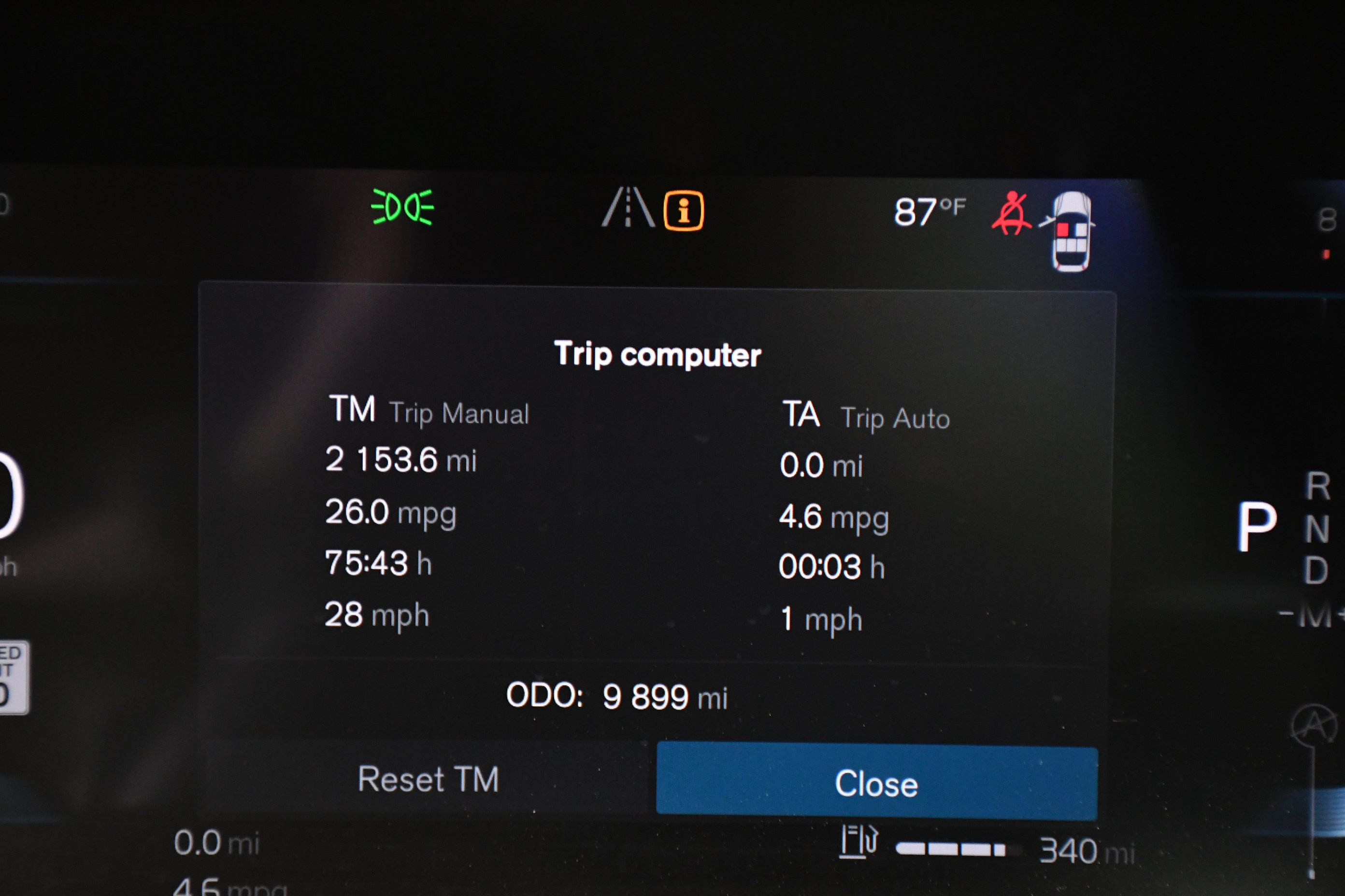 Used 2025 Volvo XC40 B5 Plus image 14