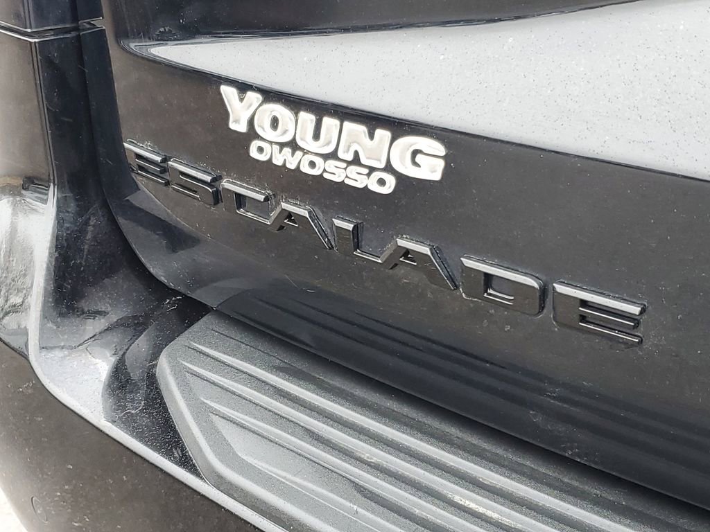 Used 2023 Cadillac Escalade Sport w/ LPO, ONYX Package image 32