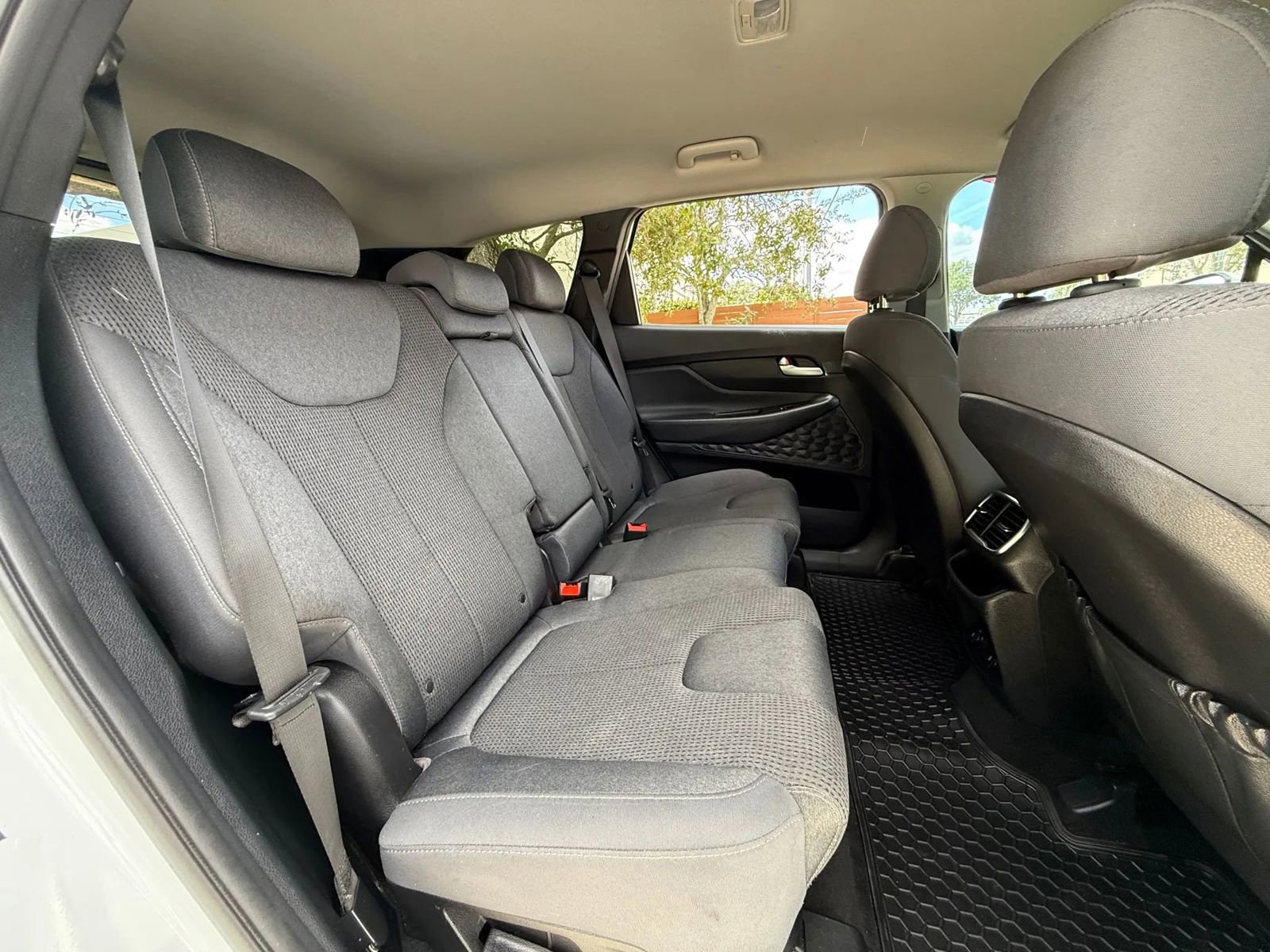 Used 2019 Hyundai Santa Fe SE image 14