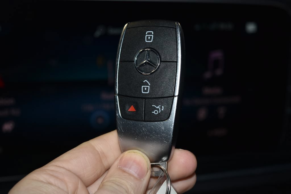 Used 2022 Mercedes-Benz GLS 450 4MATIC image 19