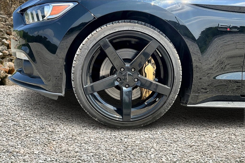 Used 2017 Ford Mustang GT Premium w/ Equipment Group 401A image 8