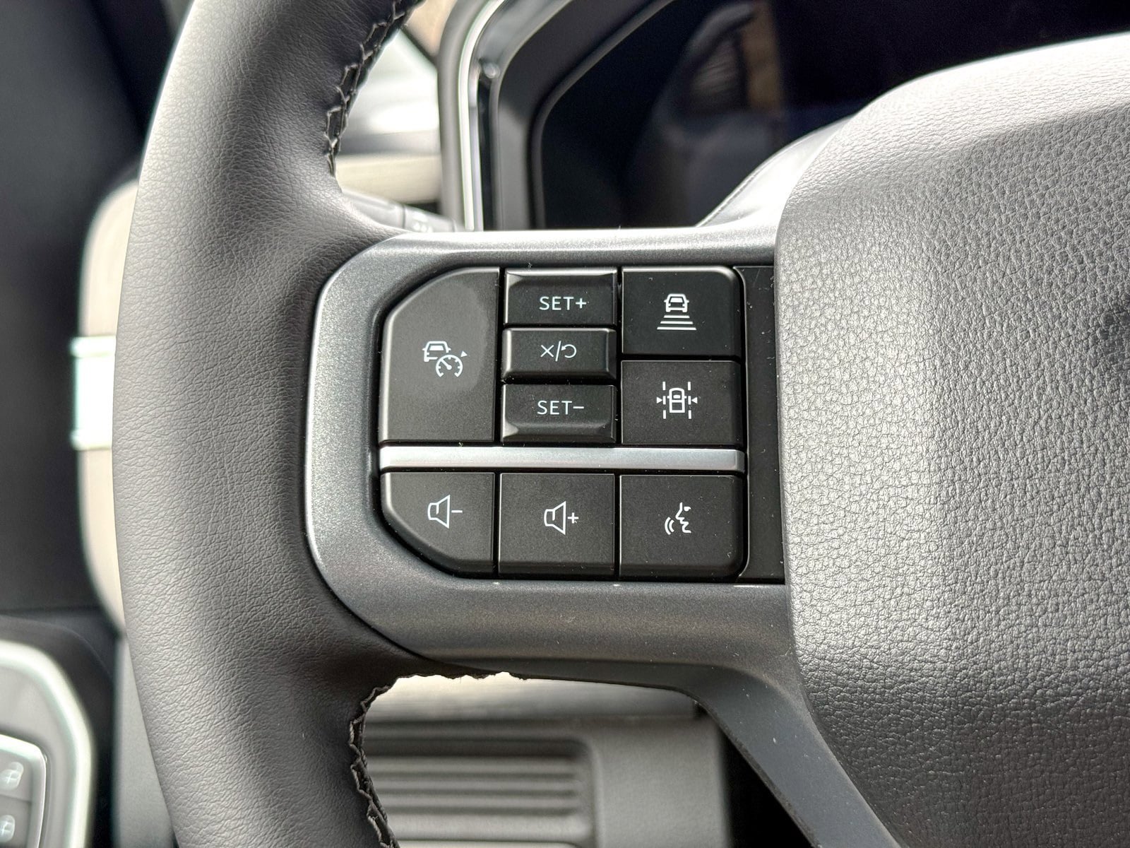 New 2026 Ford F350 Lariat w/ Black Appearance Package image 61