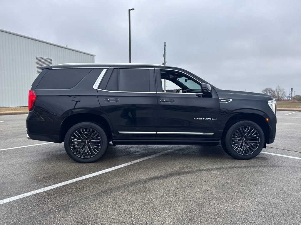 Used 2021 GMC Yukon Denali w/ Denali Premium Package image 7