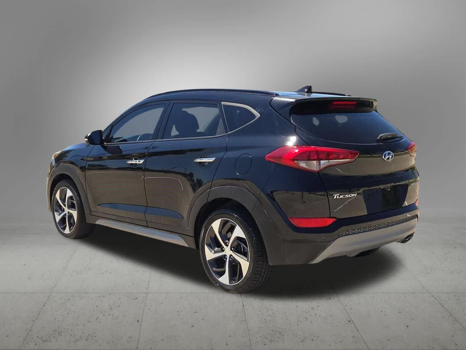 Used 2017 Hyundai Tucson Limited w/ Limited Ultimate Package 03 FWD image 4