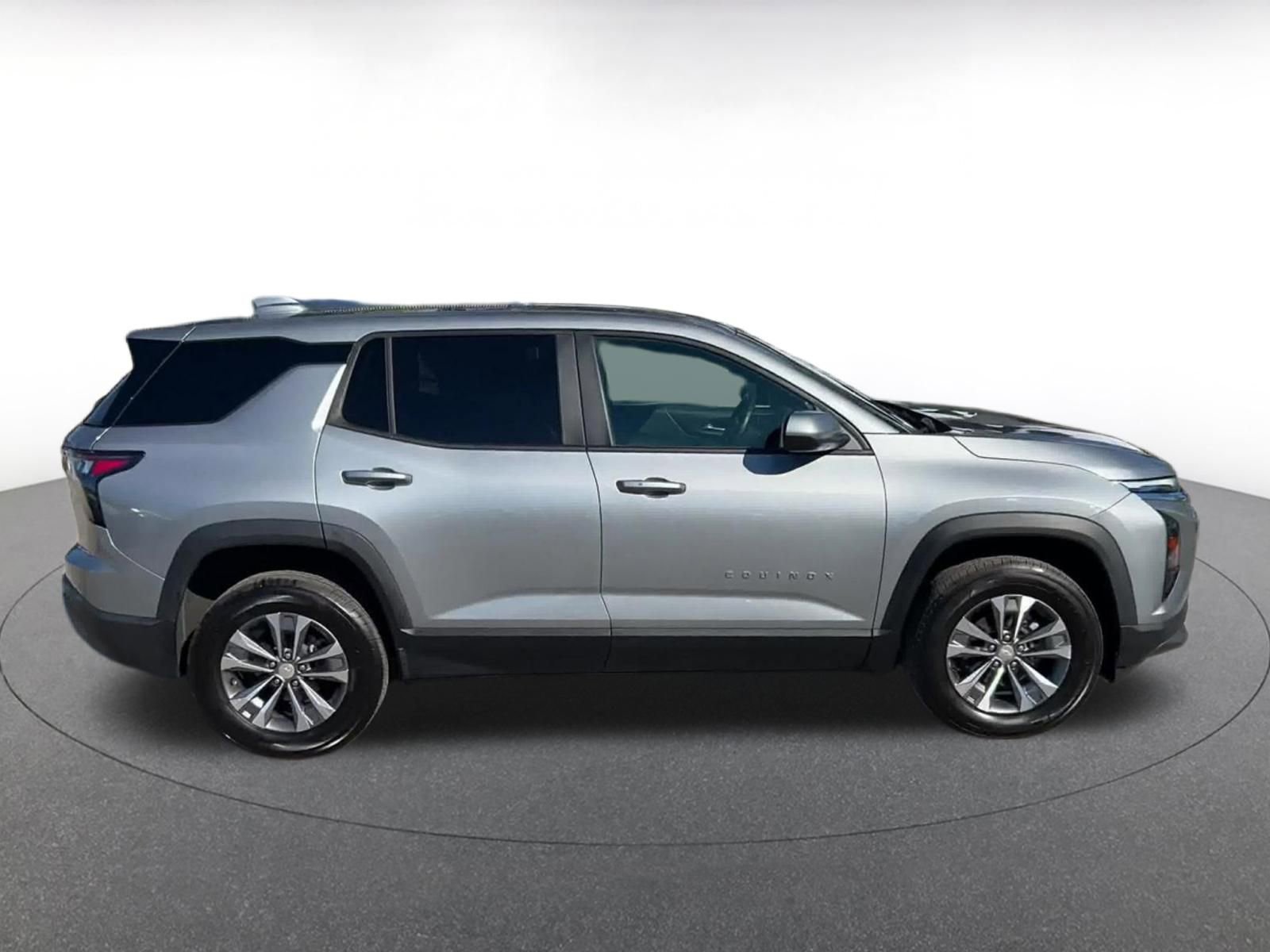 Used 2025 Chevrolet Equinox LT FWD image 16