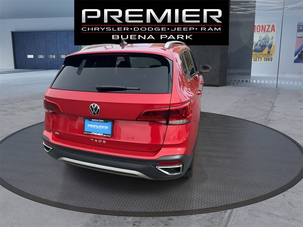 Used 2022 Volkswagen Taos SE w/ Panoramic Sunroof Package image 7