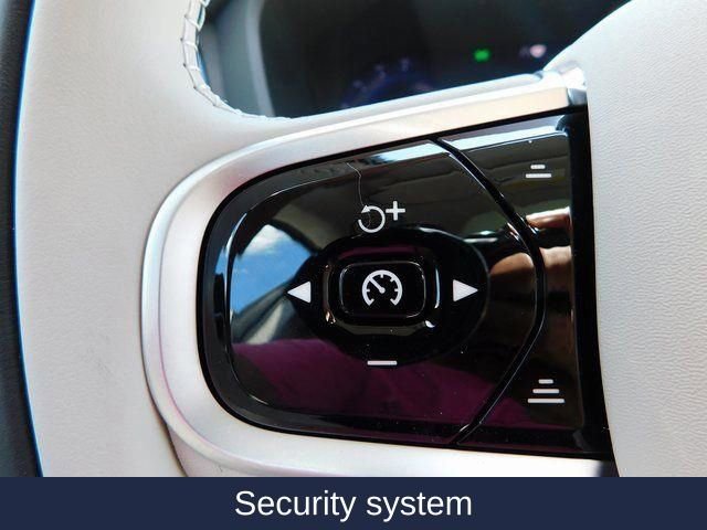 New 2025 Volvo XC60 B5 Plus w/ Protection Package Premier image 23