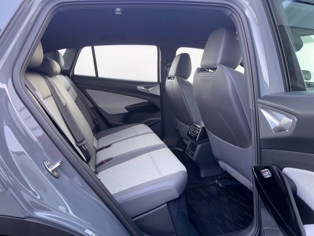 Certified 2024 Volkswagen ID.4 2WD image 29