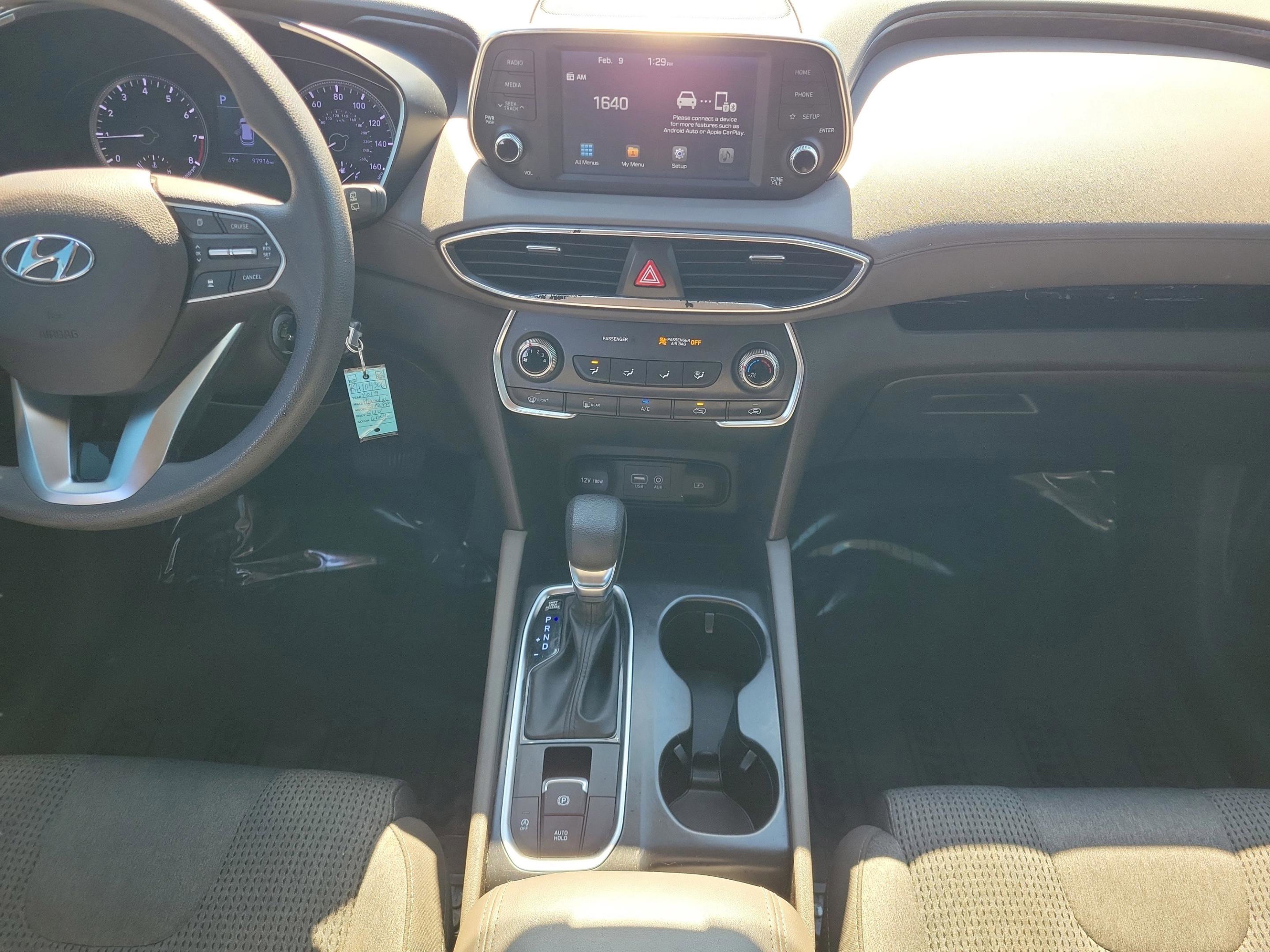 Used 2019 Hyundai Santa Fe SE image 17
