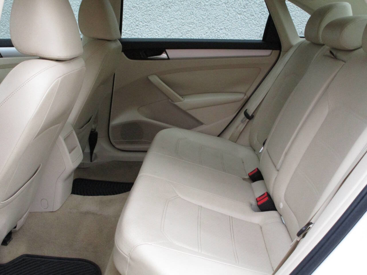 Used 2012 Volkswagen Passat 2.5 SE FWD image 13