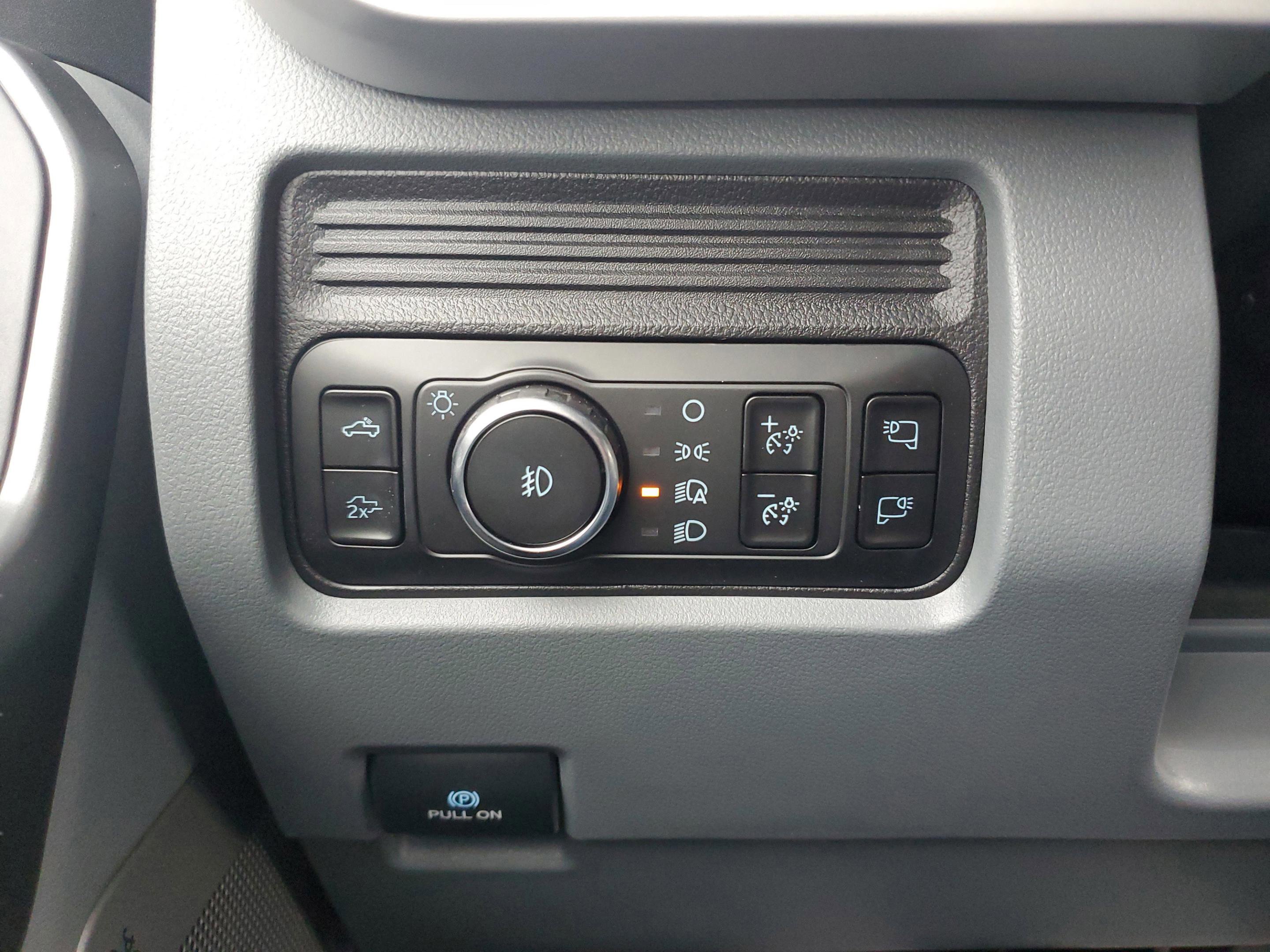 New 2026 Ford F250 XLT w/ XLT Premium Package AWD/4WD image 18
