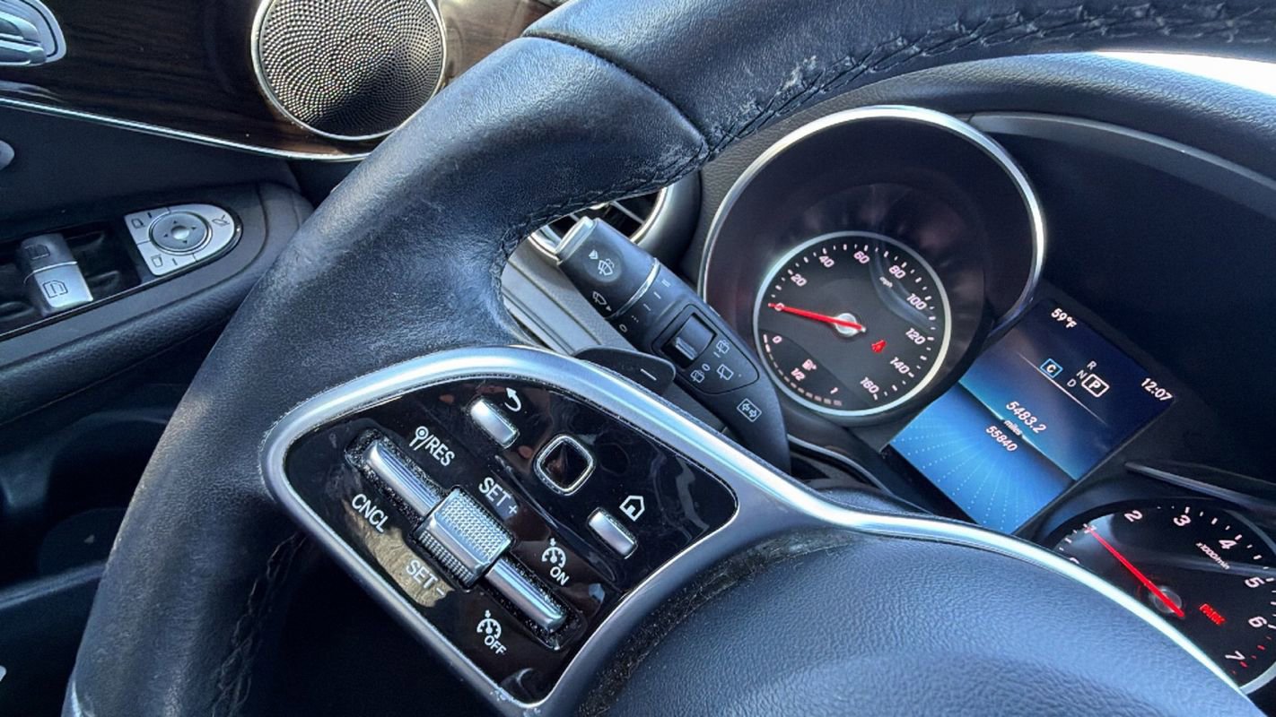 Used 2022 Mercedes-Benz GLC 300 4MATIC image 27