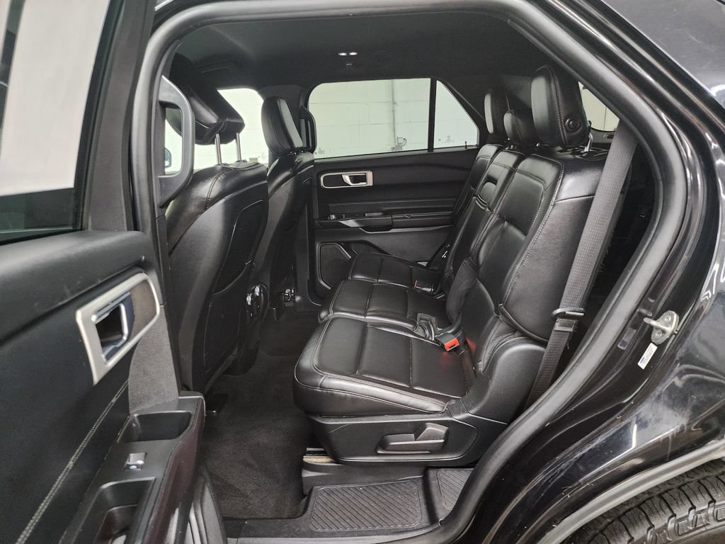 Used 2020 Ford Explorer XLT w/ Equipment Group 202A AWD/4WD image 24
