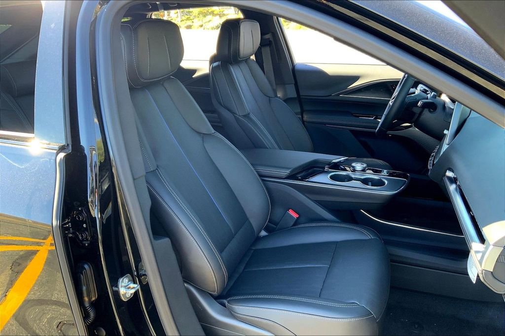 New 2026 Cadillac Lyriq Luxury image 33