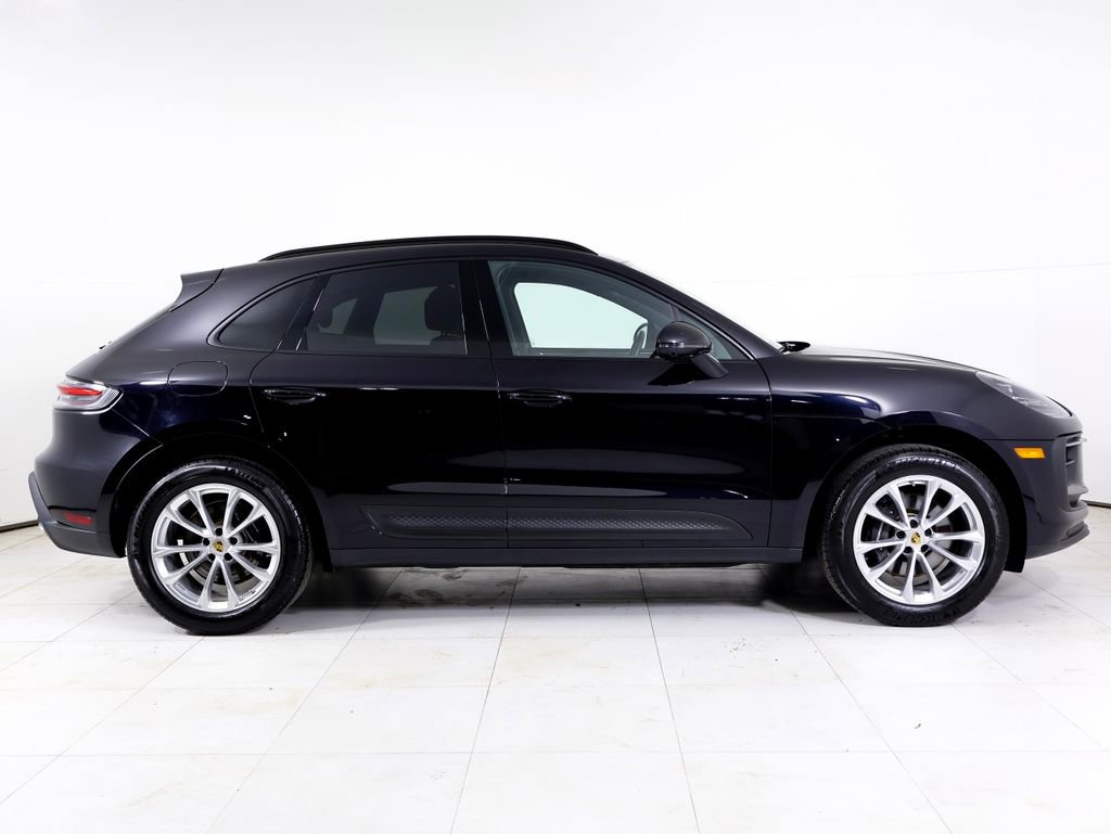 Certified 2024 Porsche Macan w/ Premium Plus Package image 31