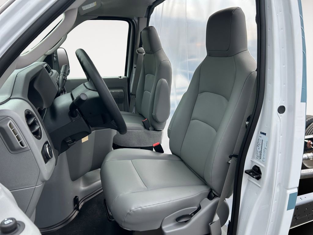 New 2027 Ford E-450 and Econoline 450 Super Duty RWD image 3