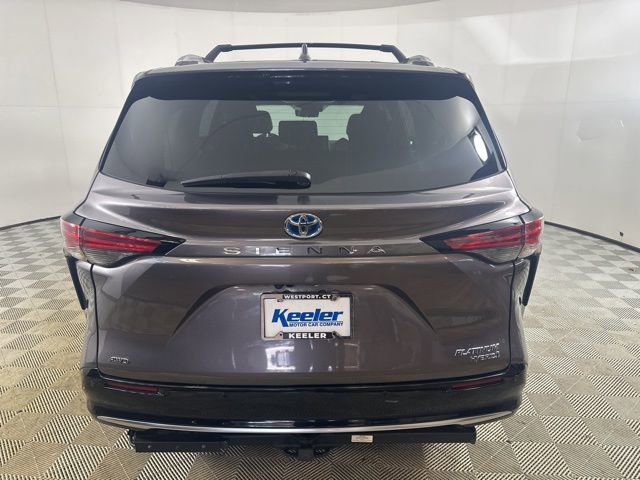 Used 2023 Toyota Sienna Platinum AWD/4WD image 6
