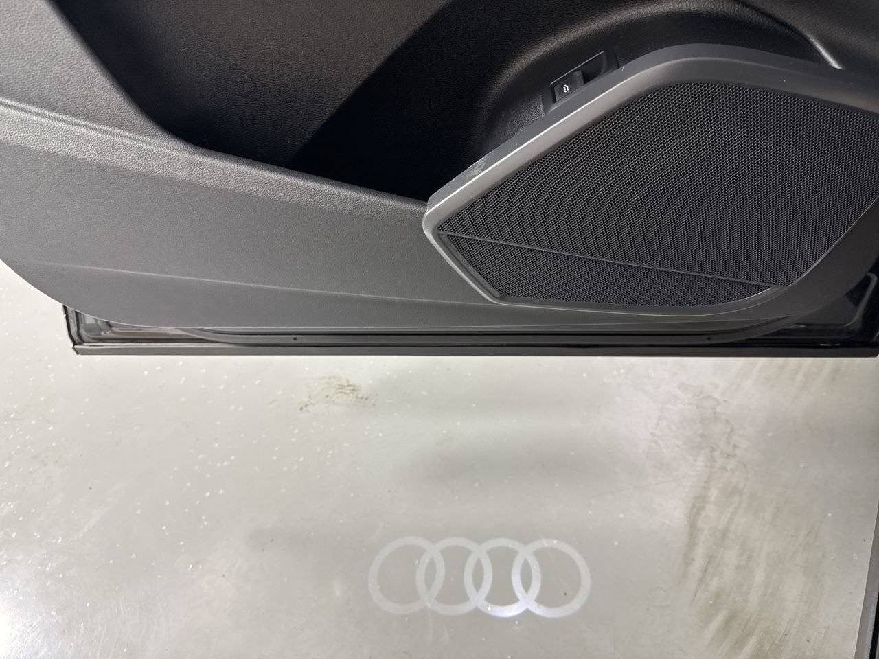 Used 2023 Audi Q5 2.0T Premium w/ Convenience Package AWD/4WD image 11
