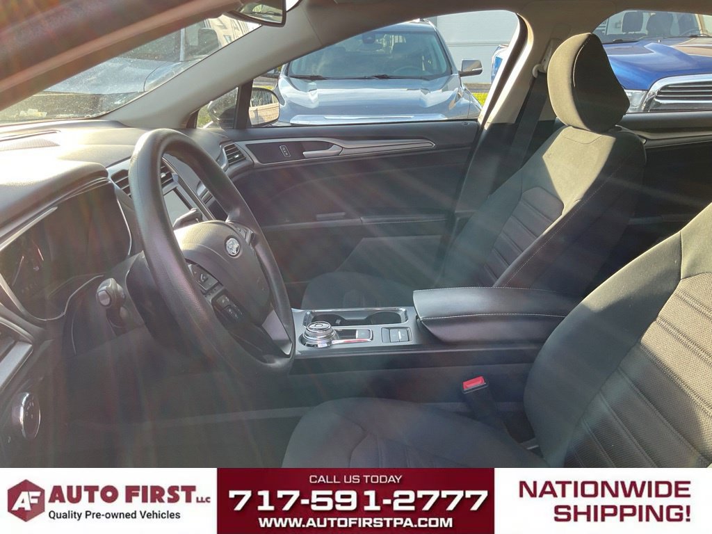 Used 2020 Ford Fusion SE FWD image 8