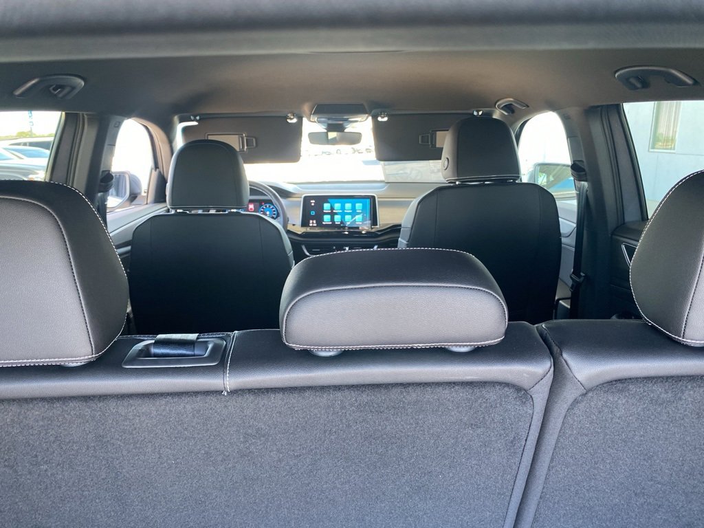 New 2025 Volkswagen Atlas Cross Sport SE image 27