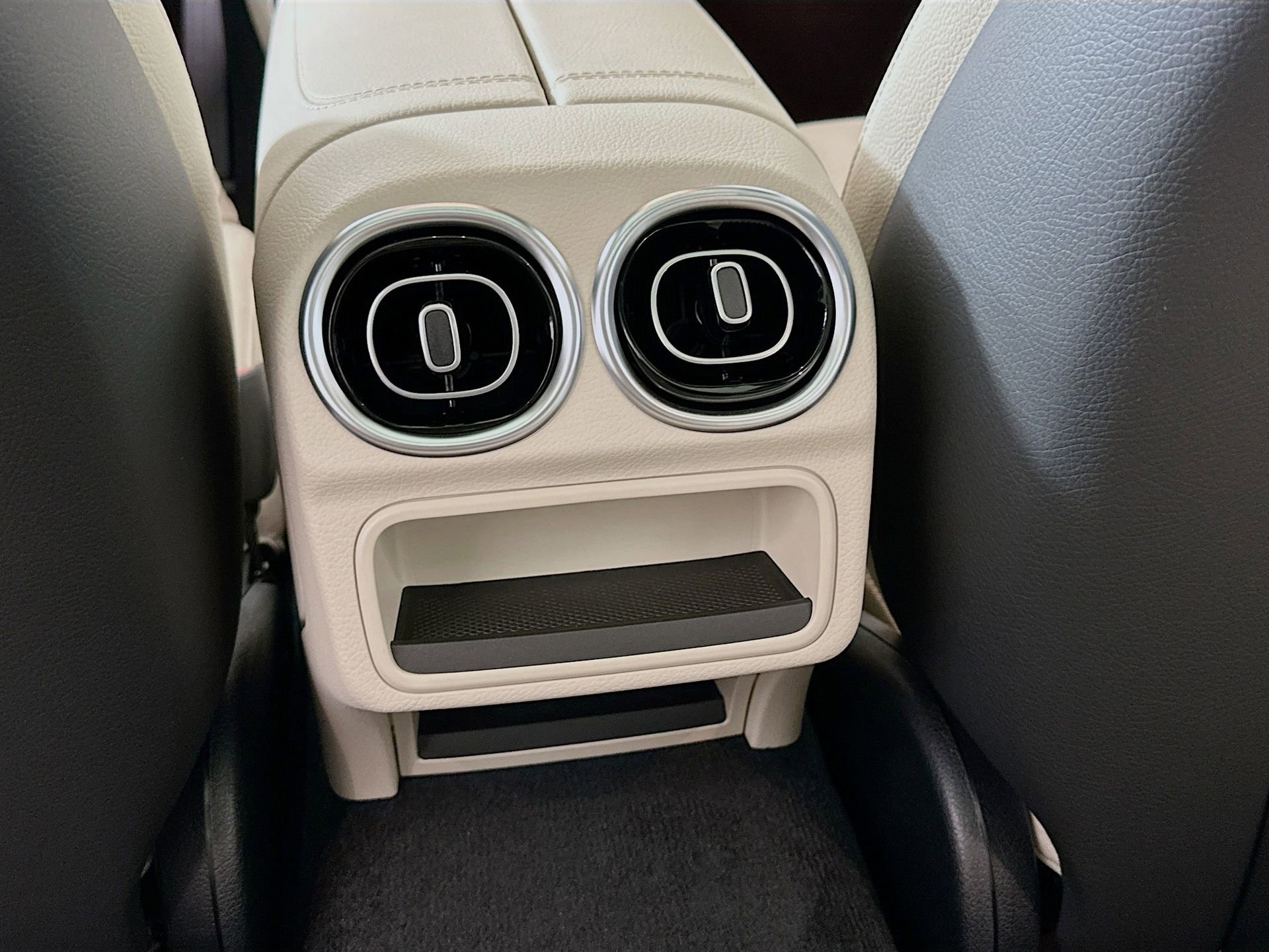 New 2026 Mercedes-Benz C 300 Sedan image 28