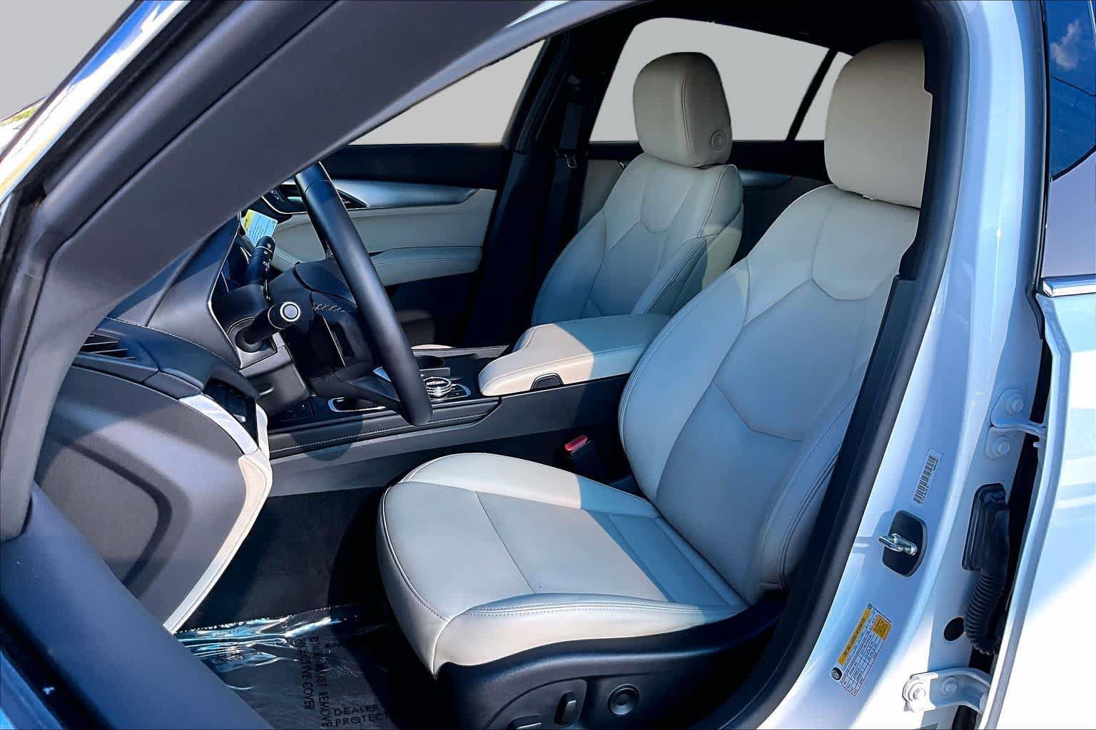 Used 2023 Cadillac CT5 Luxury RWD image 8