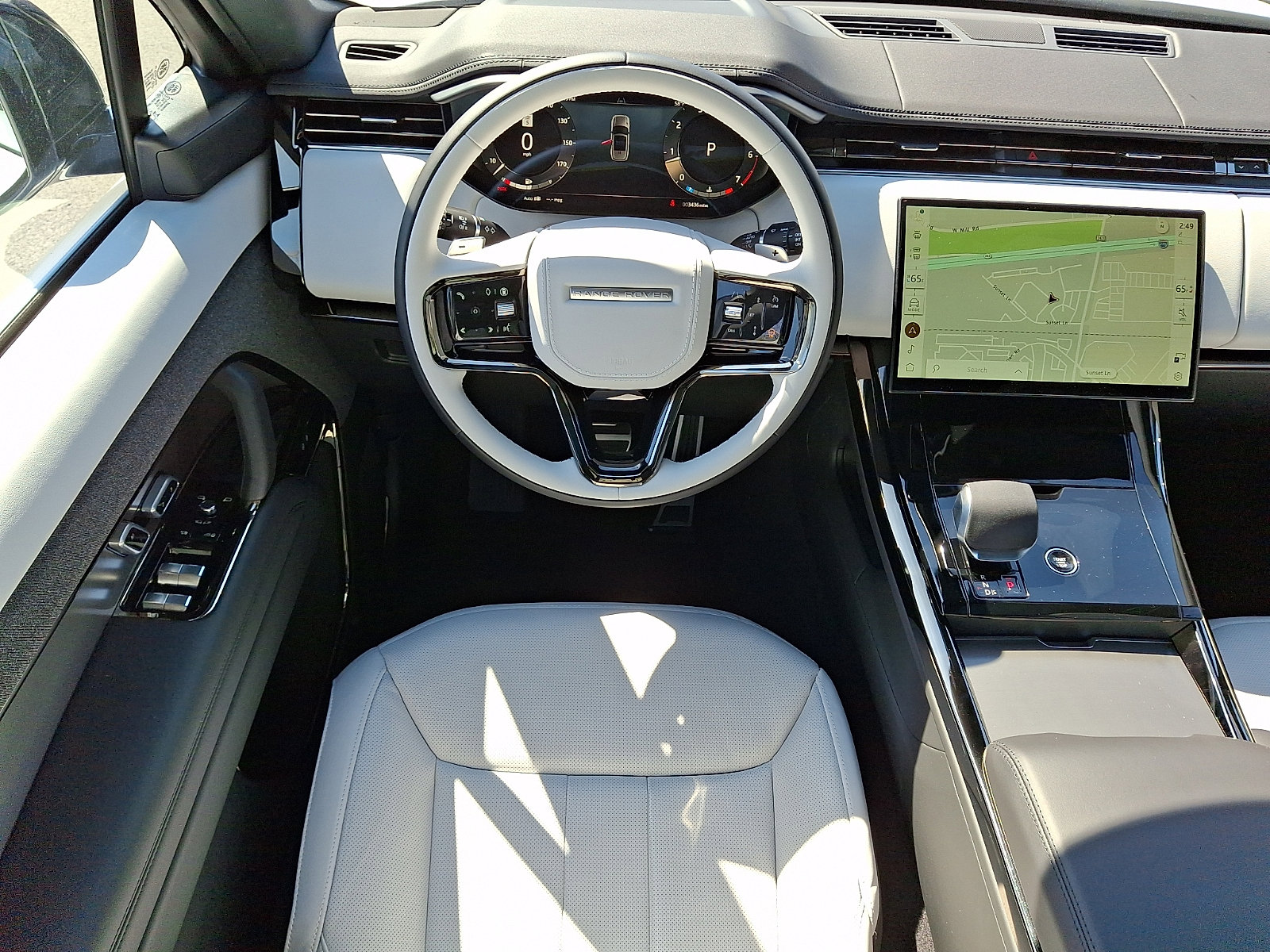 Used 2025 Land Rover Range Rover Sport Dynamic SE image 4