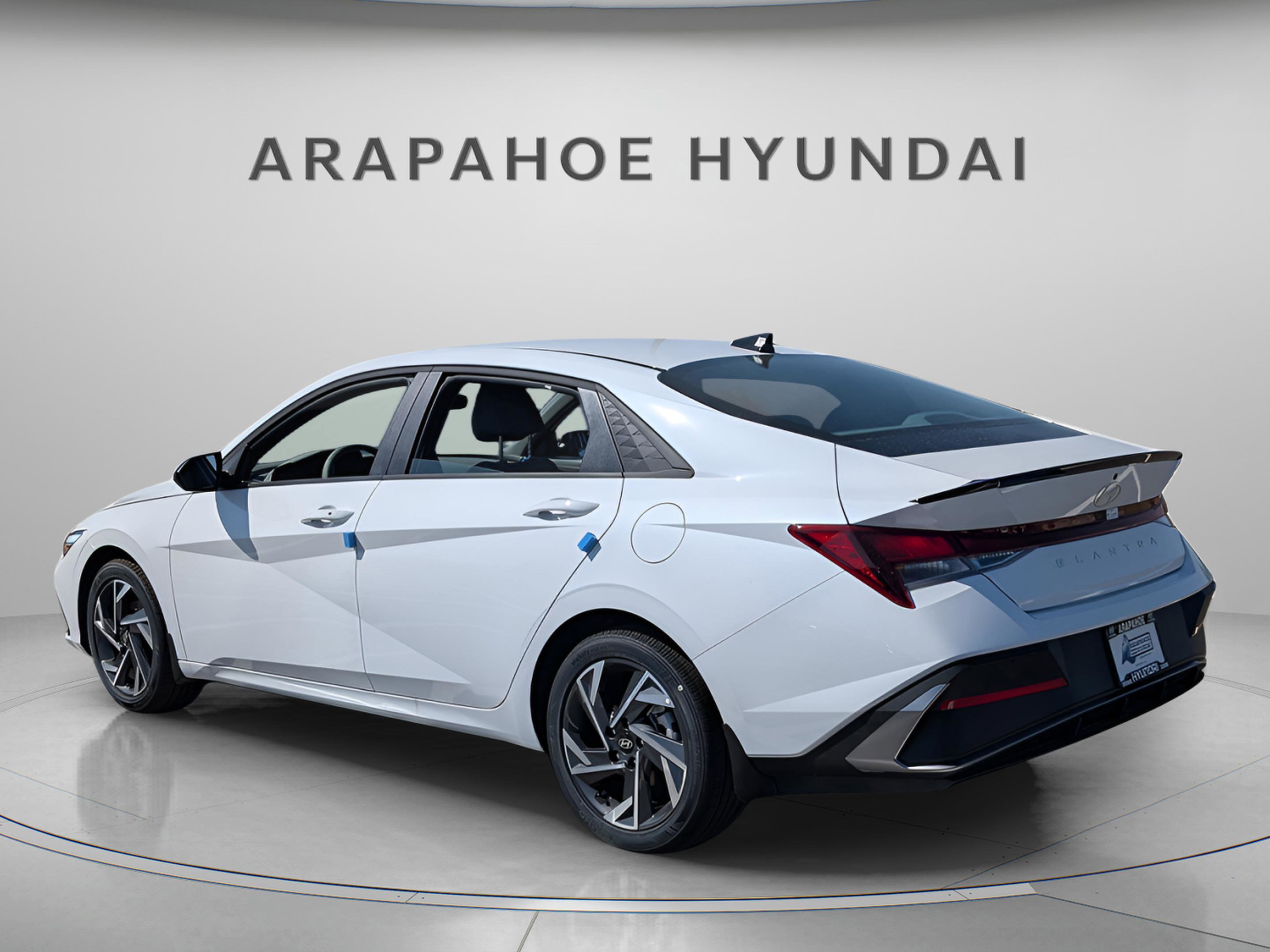 Used 2025 Hyundai Elantra Sport FWD image 3