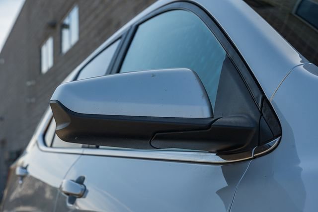 Used 2021 Chevrolet Equinox LT image 18