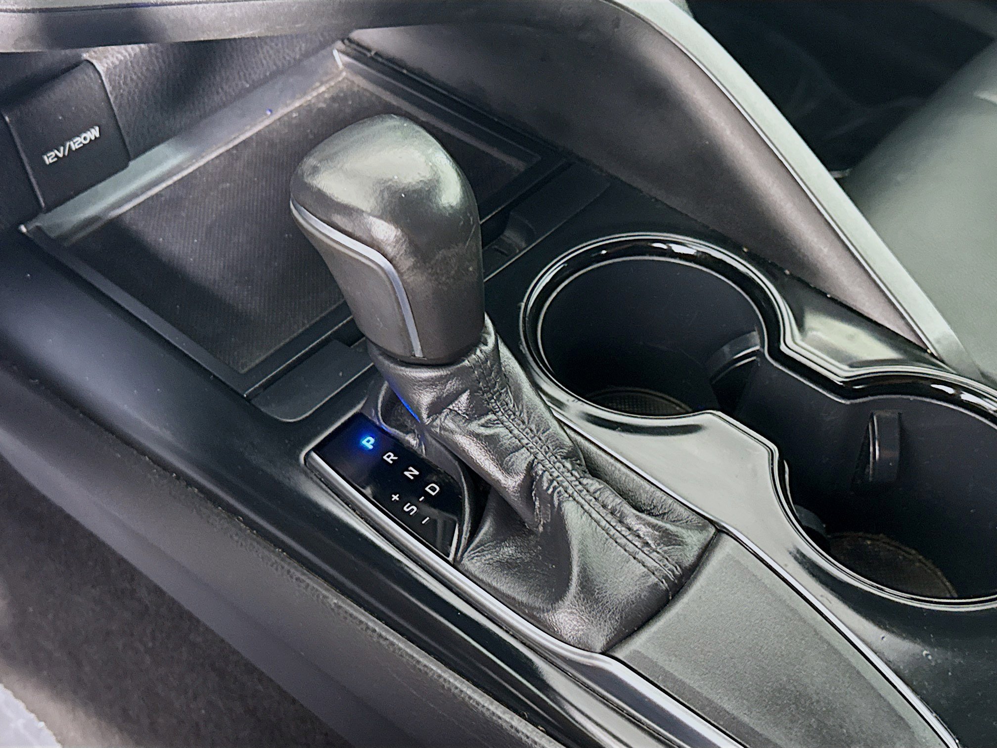 Used 2019 Toyota Camry SE FWD image 20