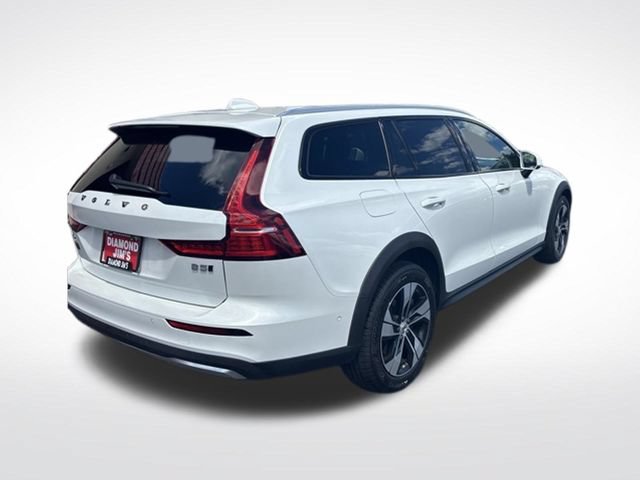 Used 2024 Volvo V60 B5 Cross Country Plus AWD/4WD image 5