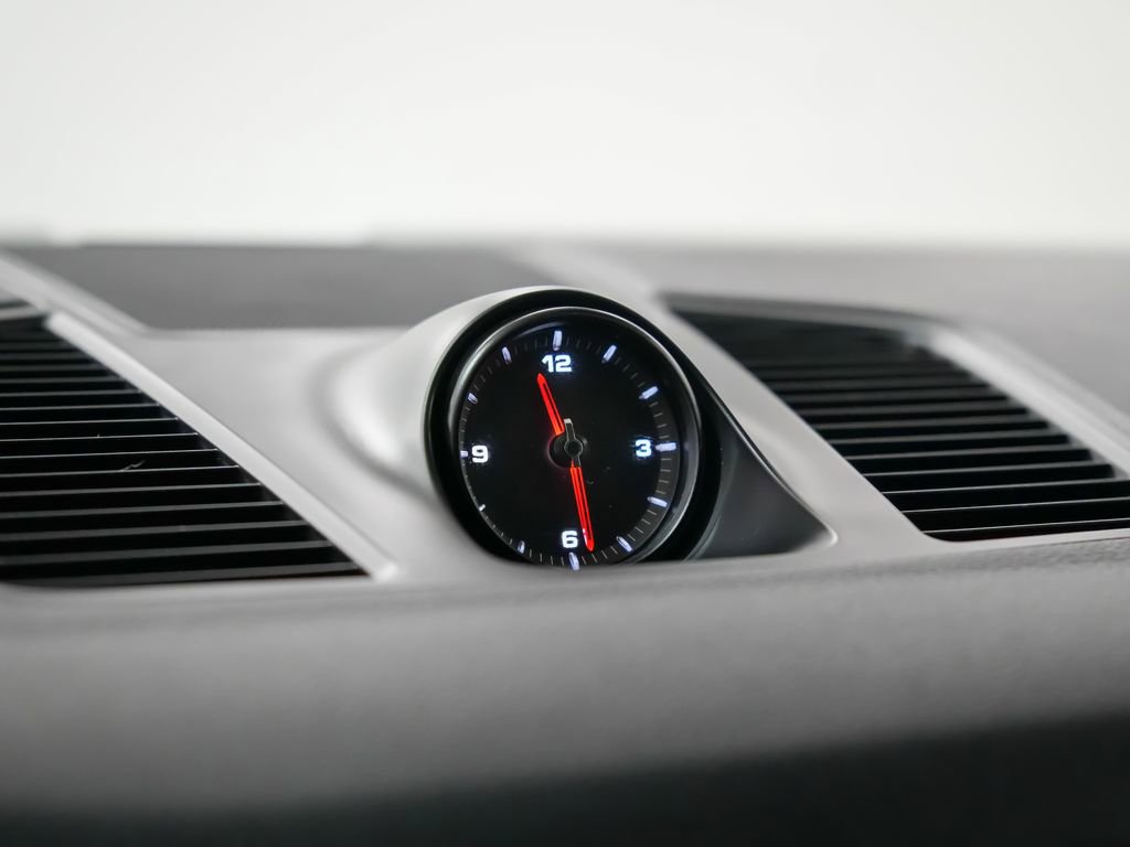 Used 2022 Porsche Cayenne AWD/4WD image 28