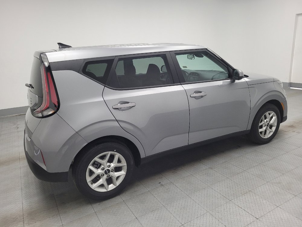Used 2025 Kia Soul LX FWD image 10