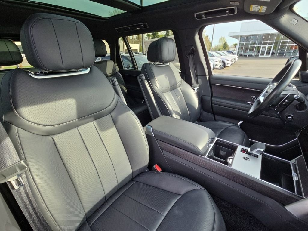 Certified 2025 Land Rover Range Rover Long Wheelbase SE AWD/4WD image 21