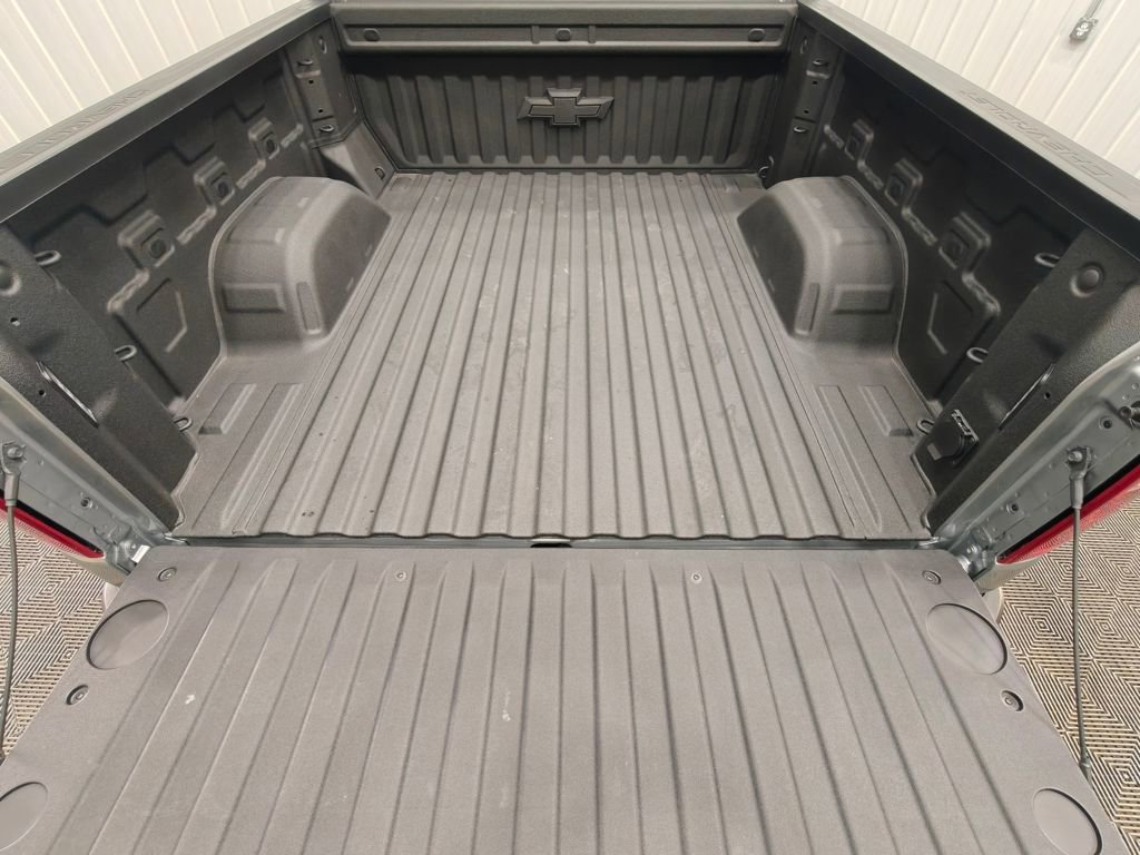 Used 2025 Chevrolet Silverado 1500 LT w/ LPO, Dark Essentials Package image 20