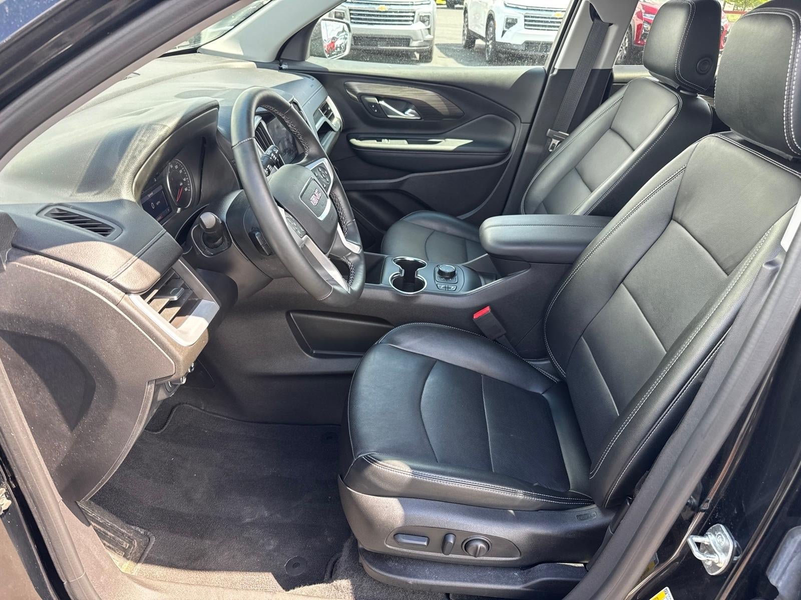 Used 2024 GMC Terrain SLT AWD/4WD image 5