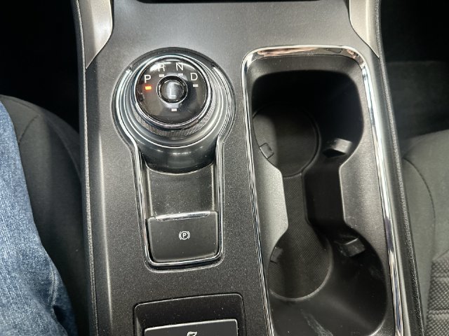 Used 2020 Ford Fusion SE FWD image 30