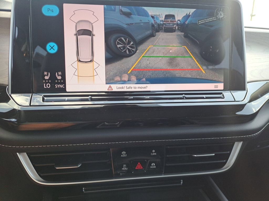 New 2026 Volkswagen Atlas SE image 11