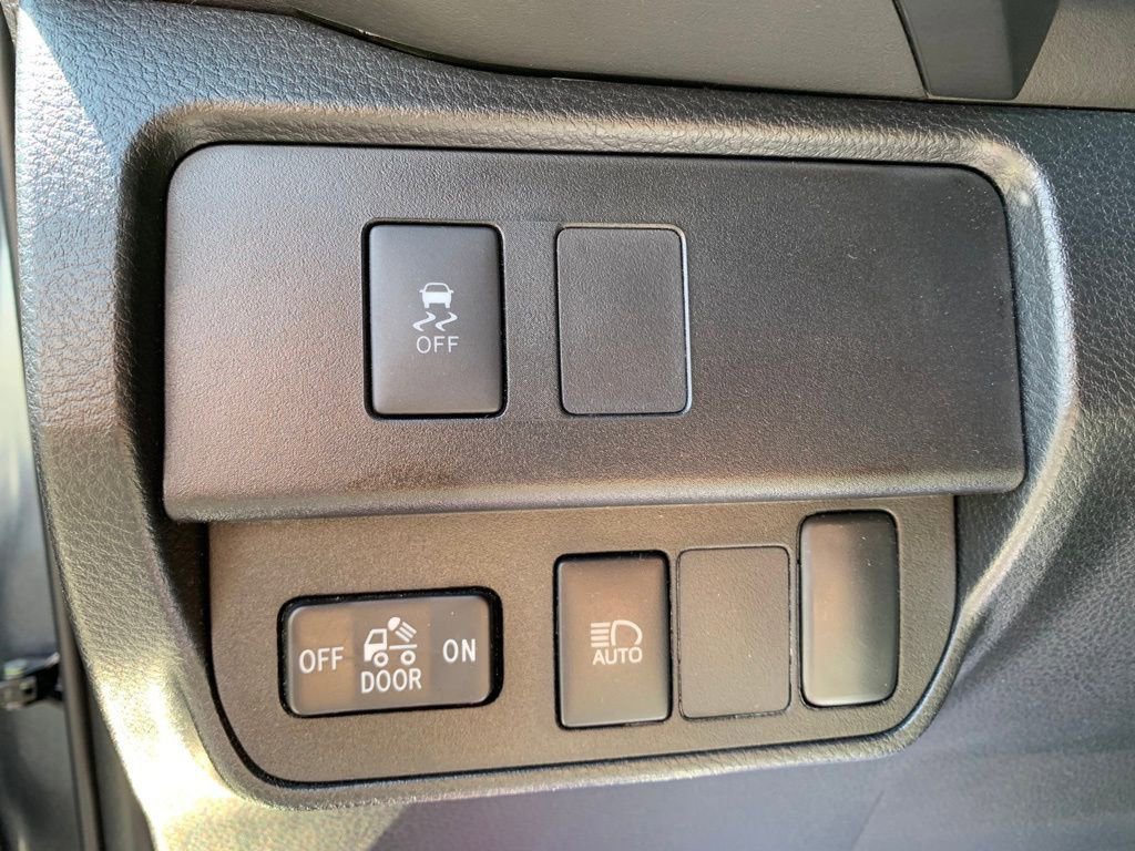 Used 2020 Toyota Tacoma Limited image 10