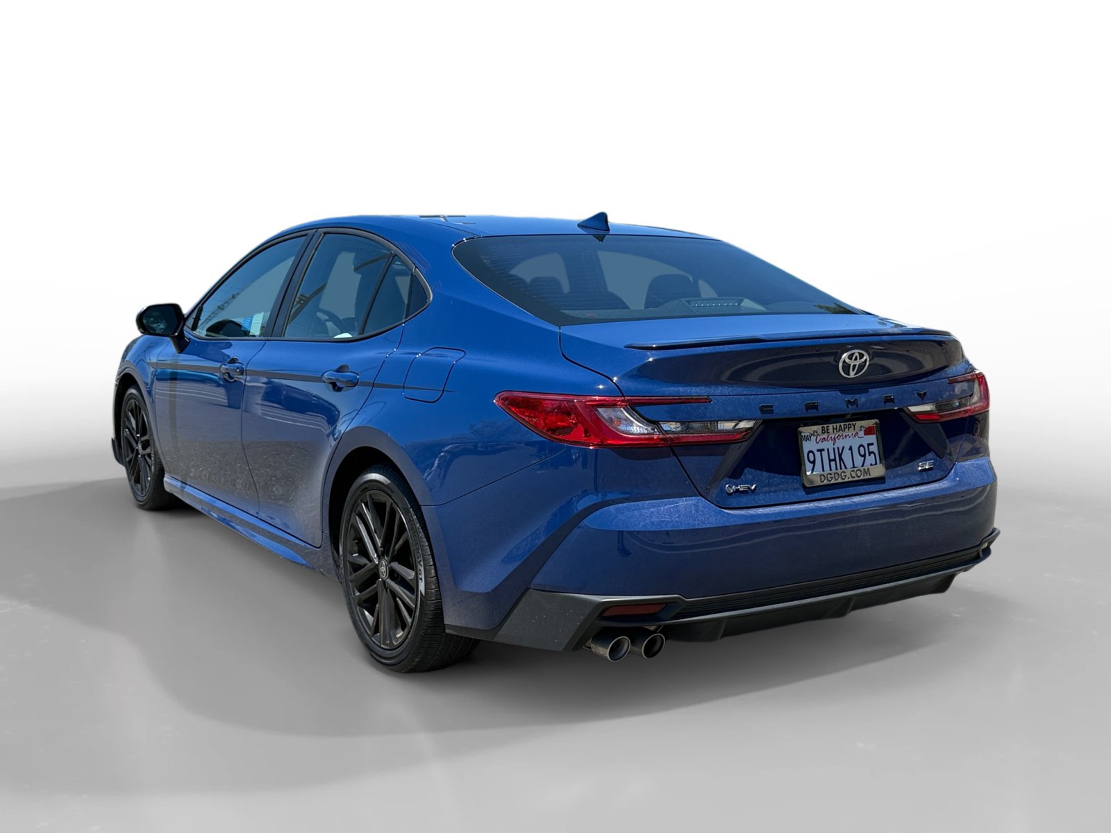 Used 2025 Toyota Camry SE FWD image 3