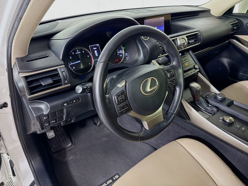 Used 2018 Lexus IS 300 w/ Premium Package image 9