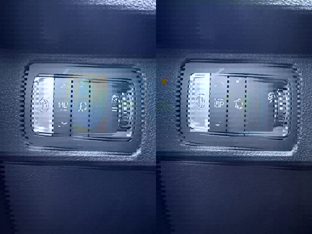 Certified 2025 Chevrolet Traverse LT w/ Driver Confidence Package image 31